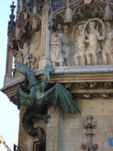 picture of the Wurmeck Dragon sculpture on New Town Hall