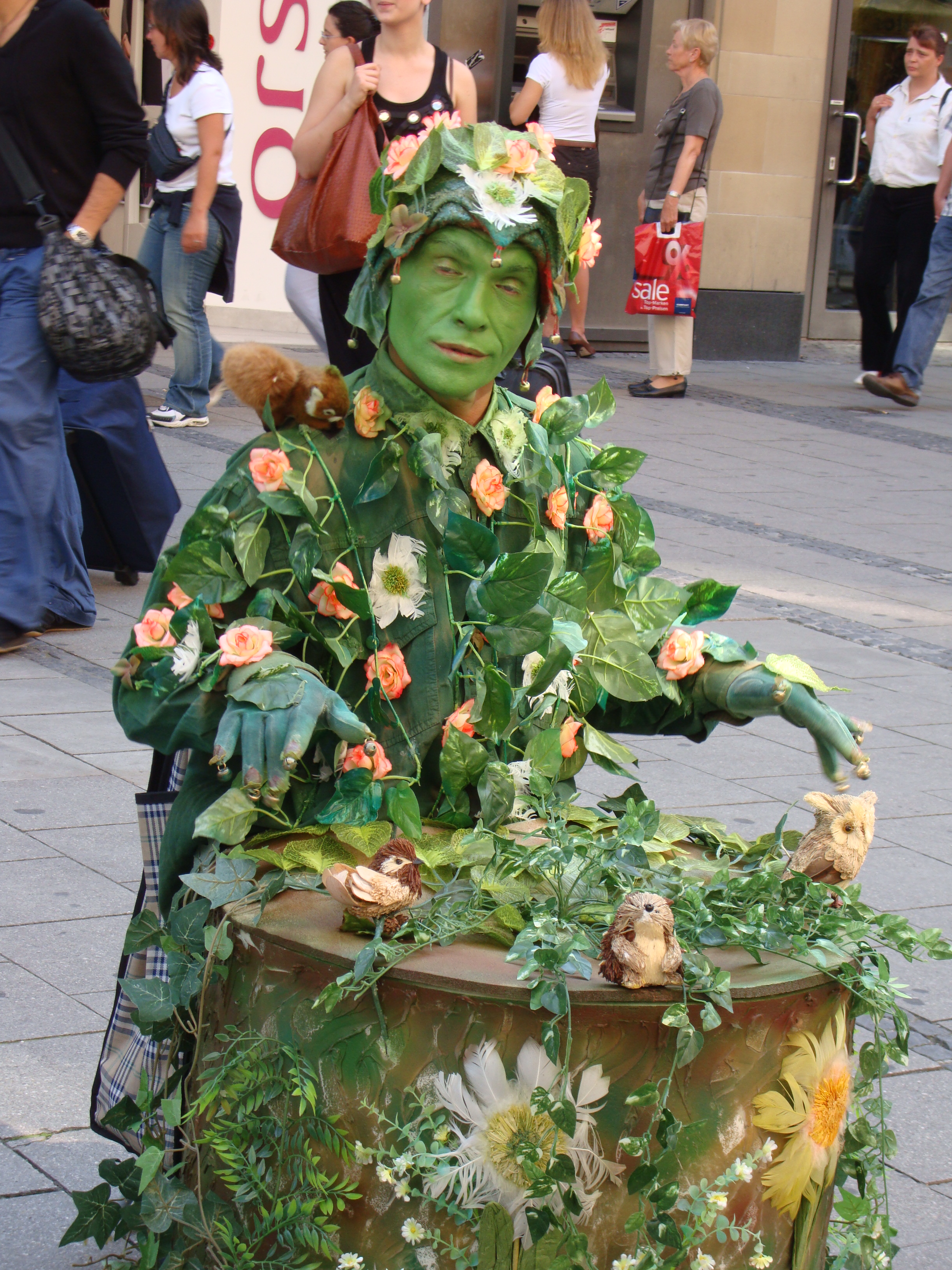 picture of the Green Man, street entertainer
