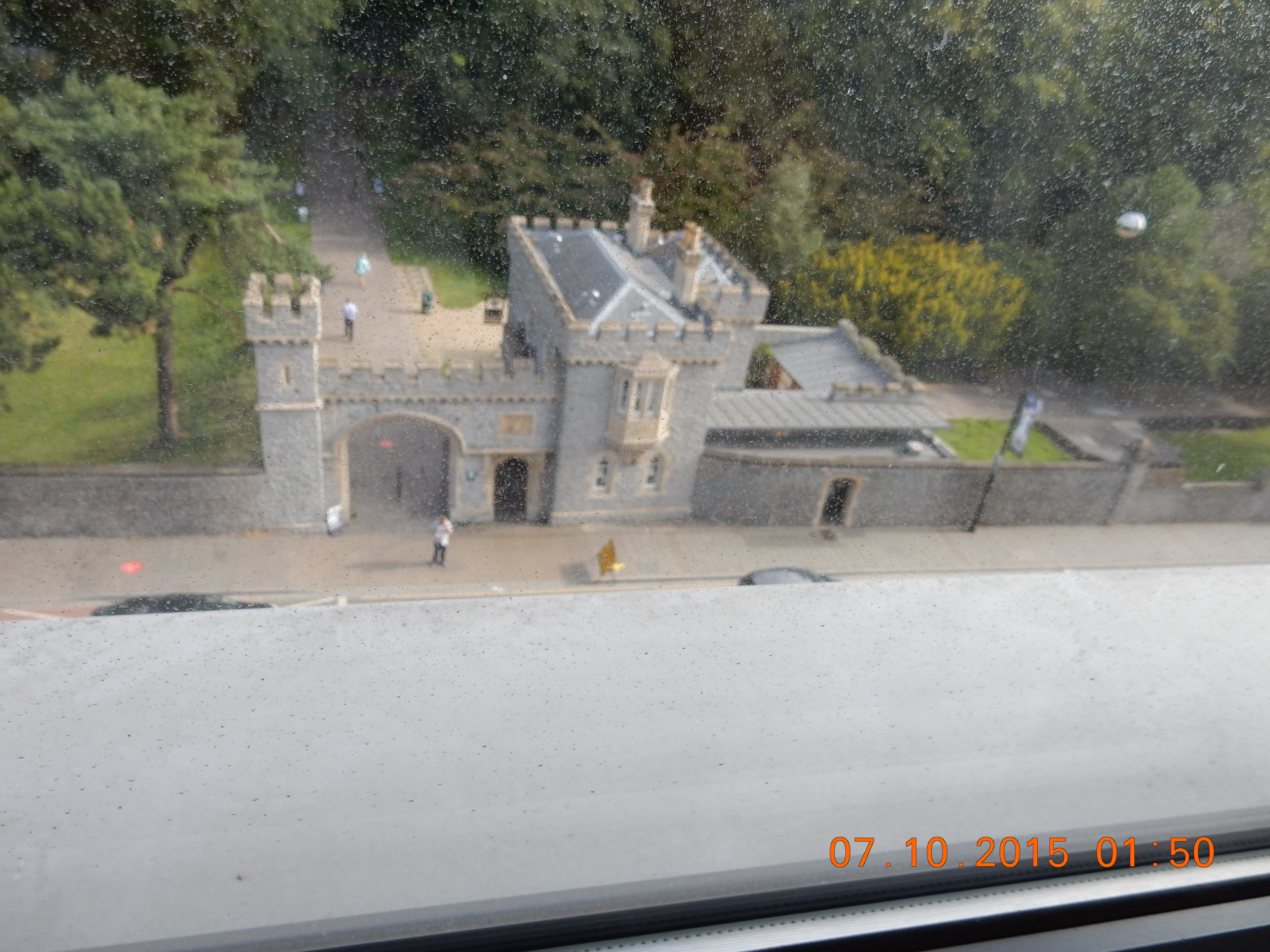 Pettigrew's Tearoom at the entrance to Bute Park